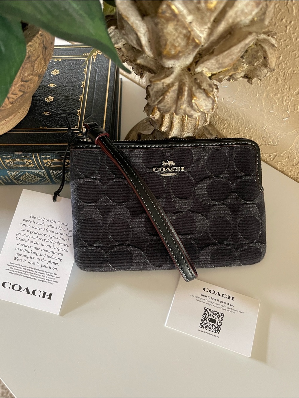 NWOT COACH Corner Zip Wristlet in Black Signature Denim
